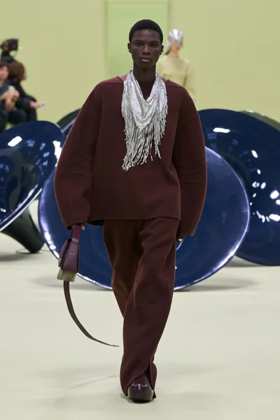 Look 2